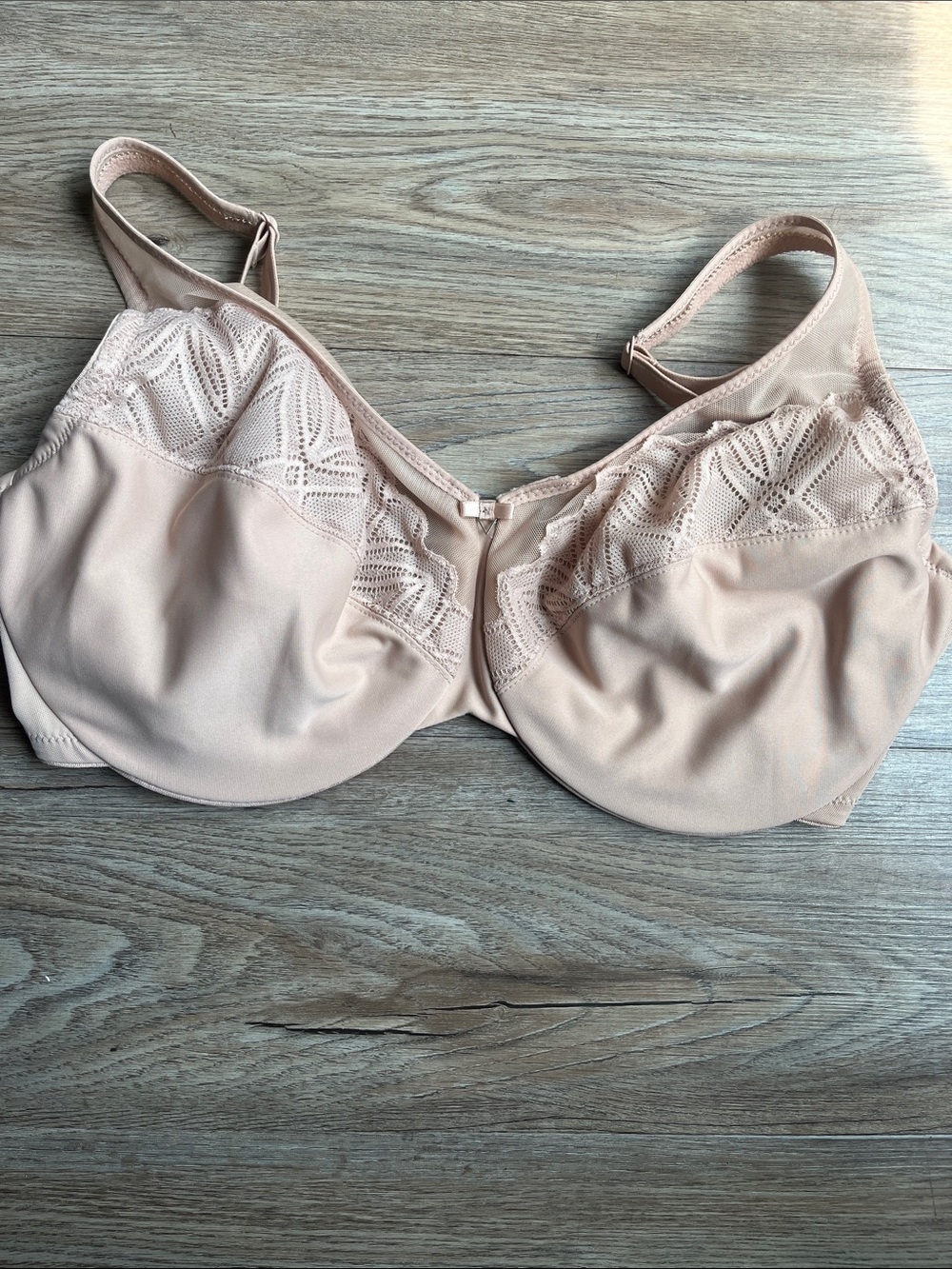 Glamorise Soft Blush Lace-Trim Full Coverage Bra